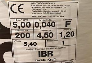 L'étiquette de chaque matériau isolant présente les caractéristiques générales du produit, les performances, le marquage CE et la certification. 